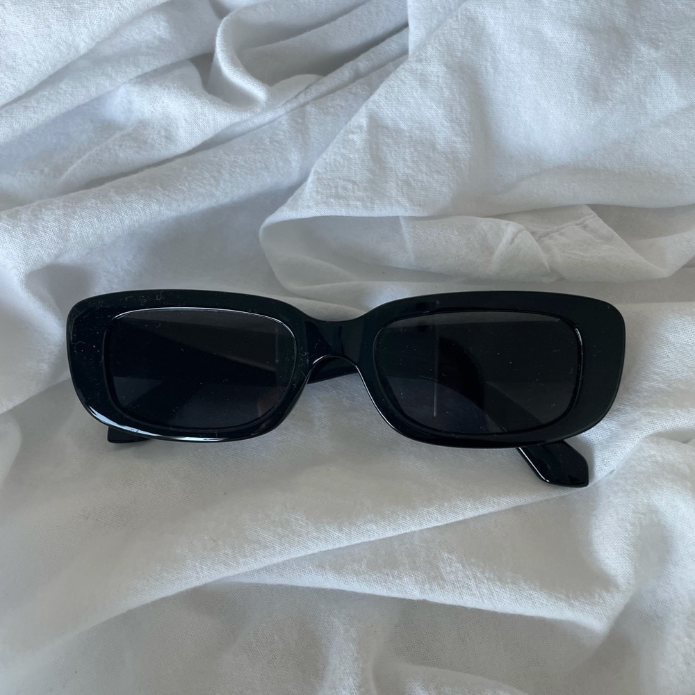 Simons sunglasses (black)
